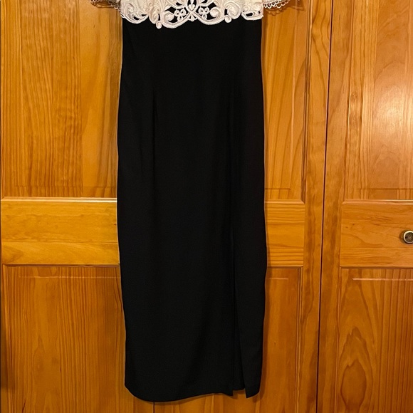 Lace bodice, black crepe skirt formal dress. - Picture 4 of 4